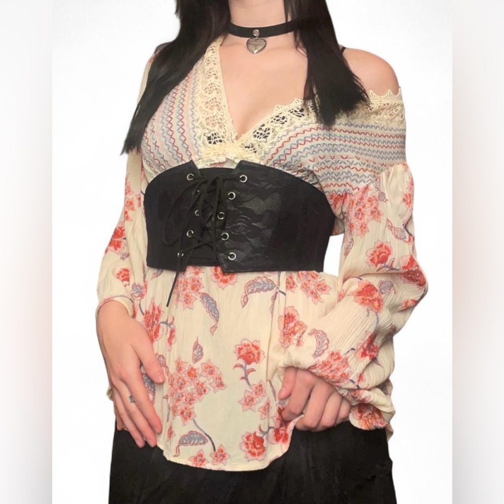 angie witchy long sleeve cream floral boho asymmetrical sleeve top